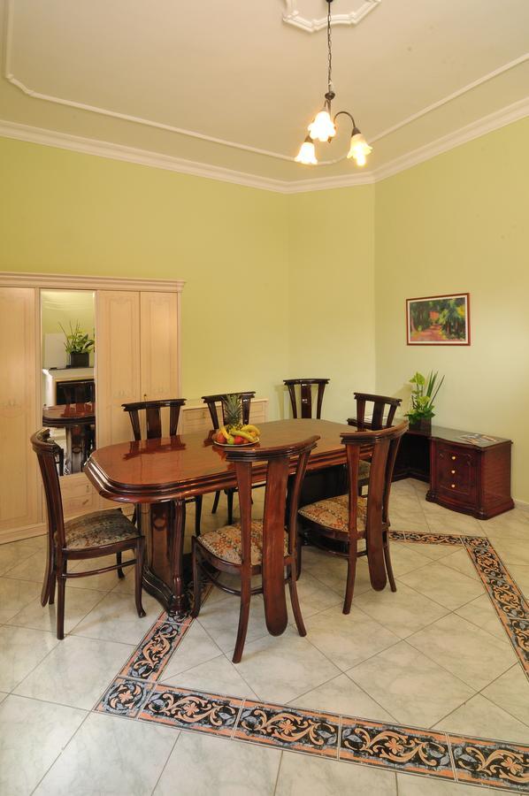 Baross City Apartments Budapest Esterno foto